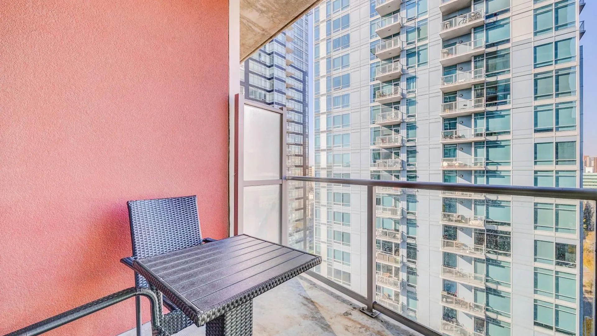 Apartment Luxury 2Br Condo - Downtown City Views Calgary