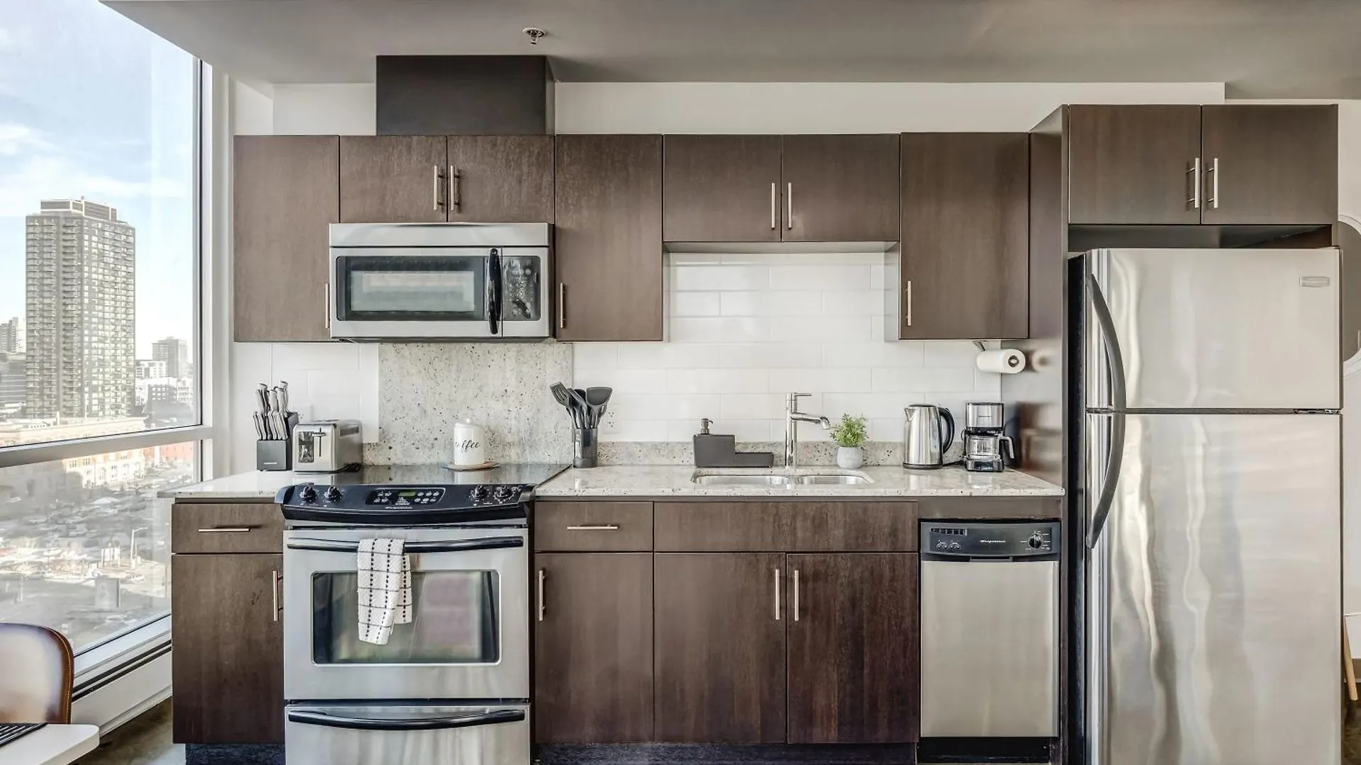 Apartment Luxury 2Br Condo - Downtown City Views Calgary