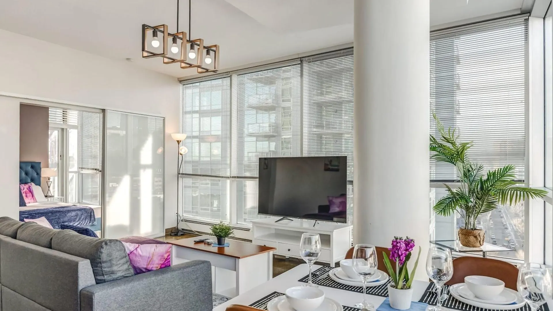Luxury 2Br Condo - Downtown City Views YYC