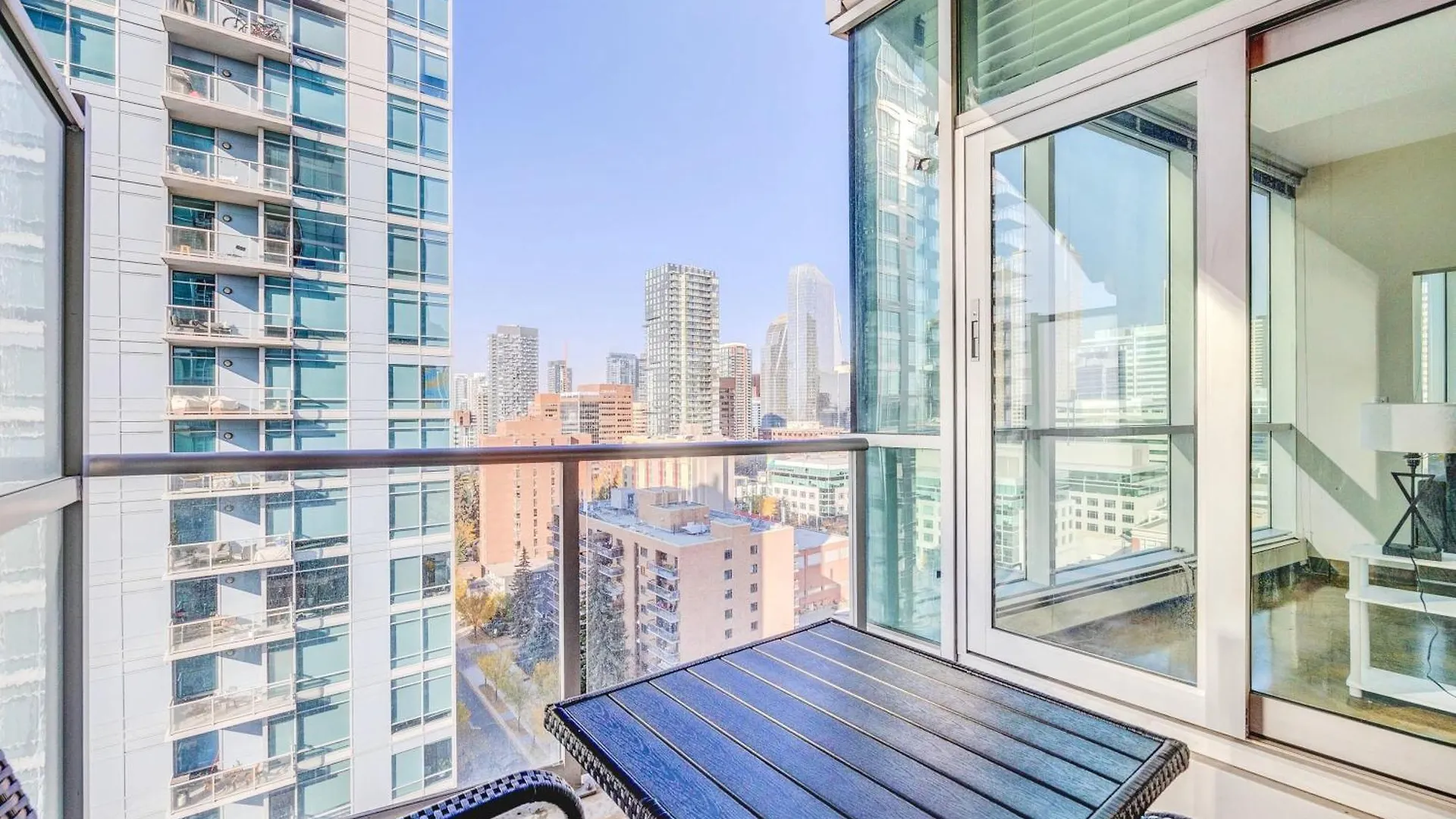 Luxury 2Br Condo - Downtown City Views YYC